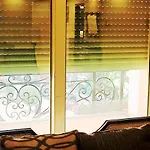 Spacious Executive Luxury Apartment With Balcony