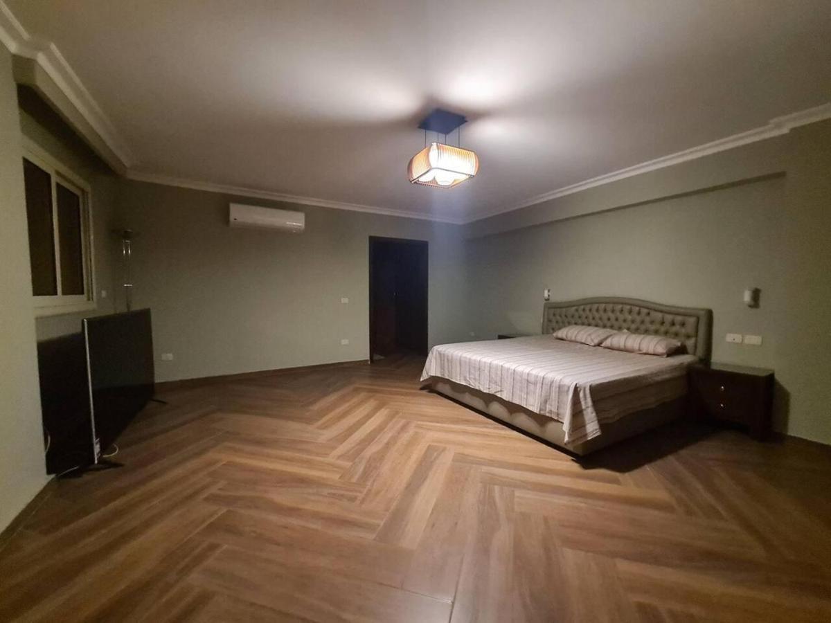 Spacious Executive Luxury With Balcony Apartment