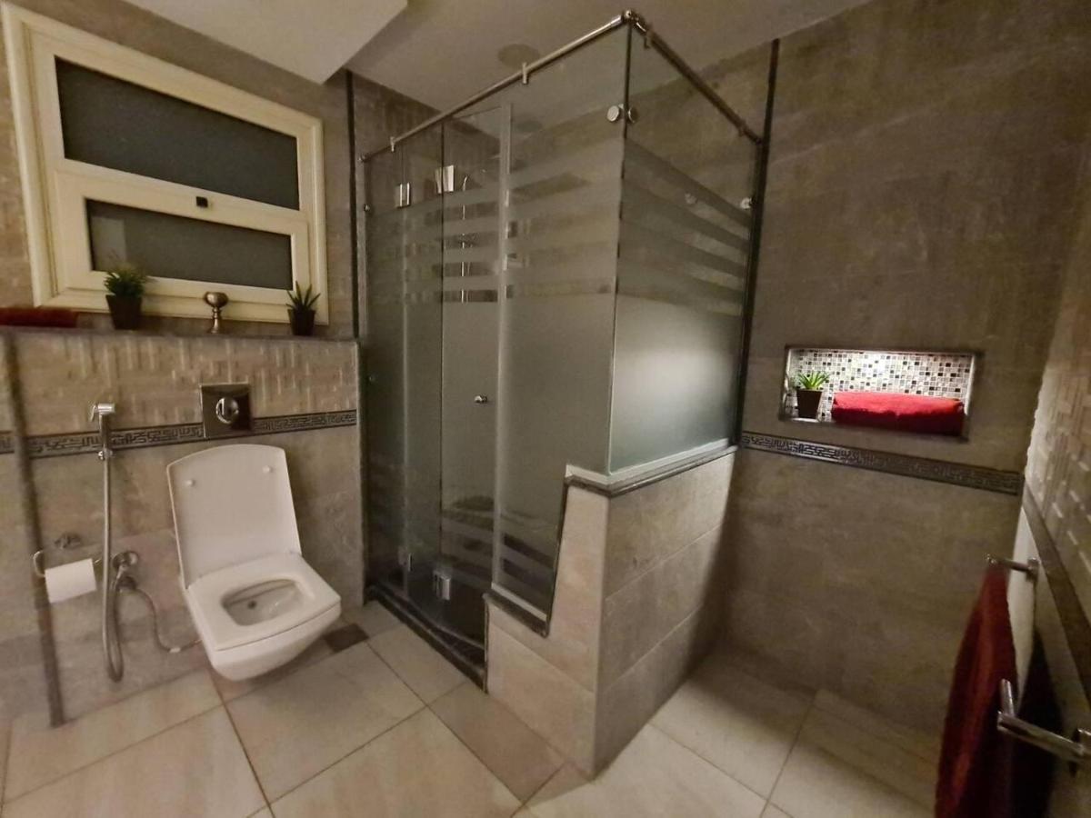 Spacious Executive Luxury With Balcony Apartment *