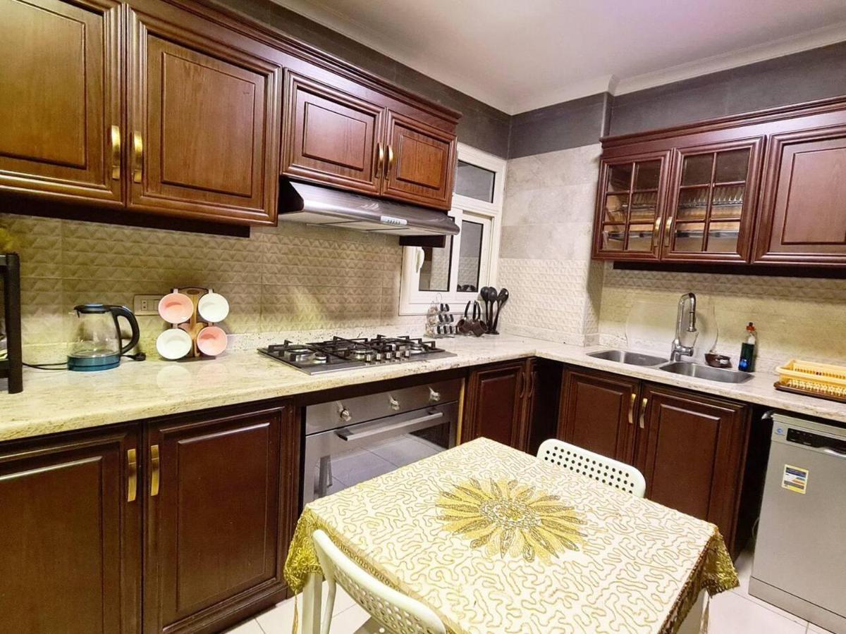 Apartment Spacious Executive Luxury With Balcony Cairo